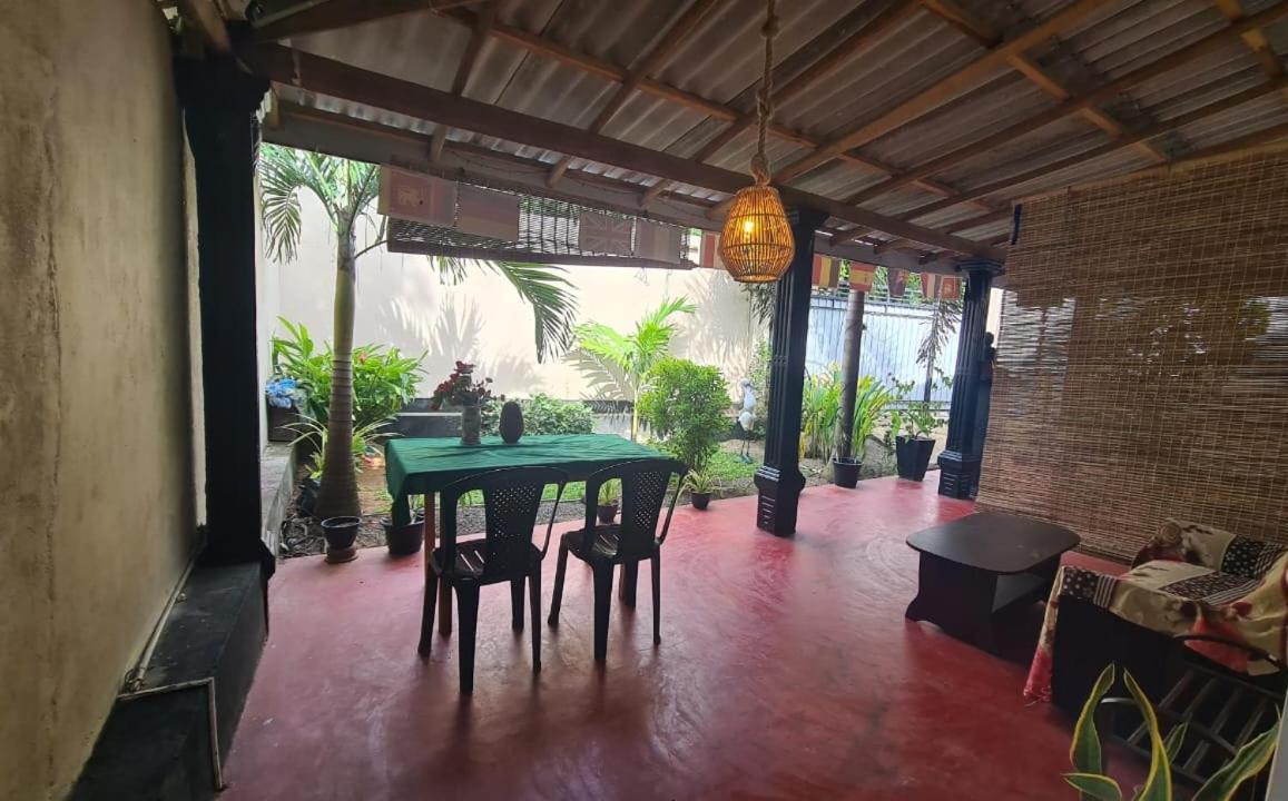 Kavidi Villa Home Stay Tangalle Værelse billede