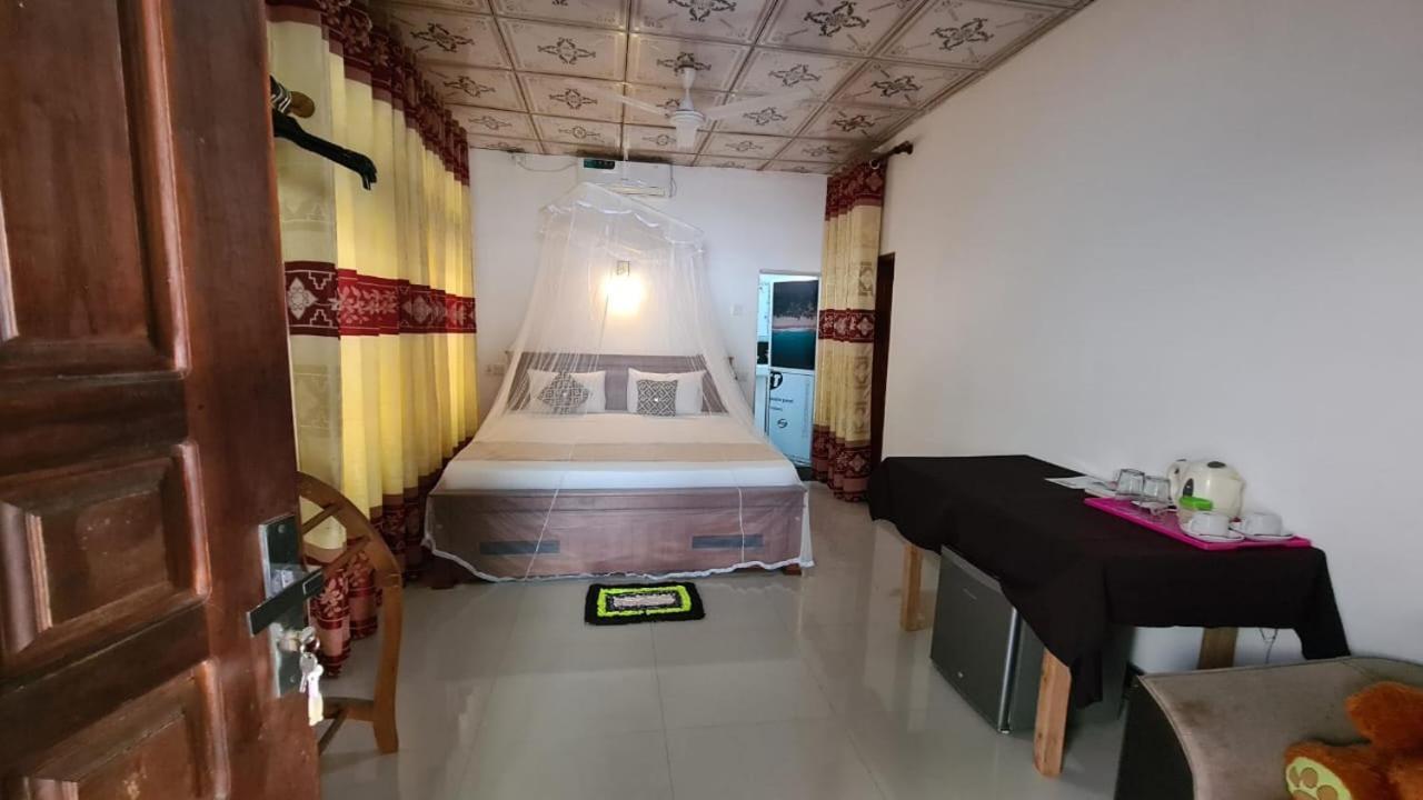 Kavidi Villa Home Stay Tangalle Værelse billede
